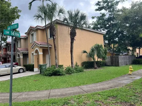 1489 SW 1 Street Homestead FL 33030