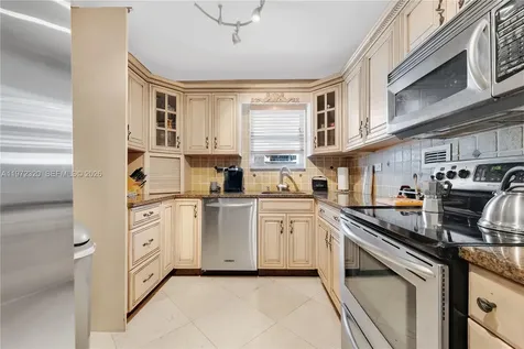 5555 Collins Avenue Miami Beach FL 33140