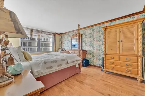 5555 Collins Avenue Miami Beach FL 33140