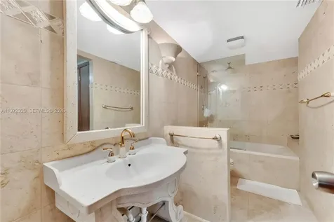 5555 Collins Avenue Miami Beach FL 33140