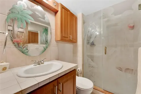 5555 Collins Avenue Miami Beach FL 33140