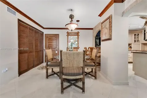 5555 Collins Avenue Miami Beach FL 33140
