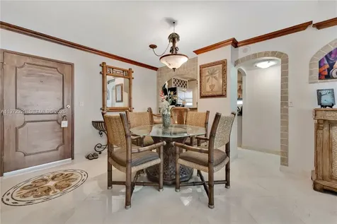 5555 Collins Avenue Miami Beach FL 33140