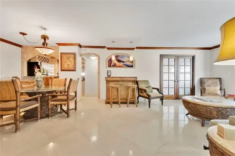 5555 Collins Avenue Miami Beach FL 33140