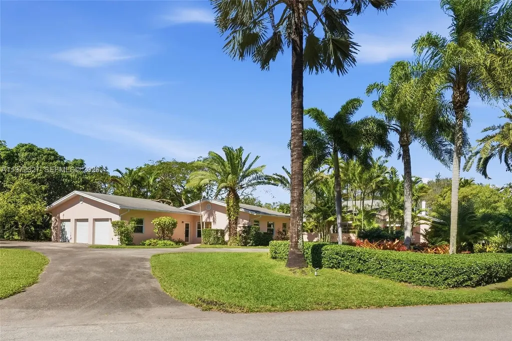 11450 SW 92nd Court Miami FL 33176