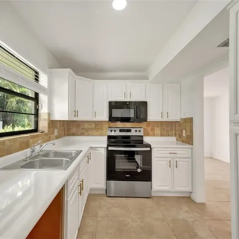 9120 Taft Street Pembroke Pines FL 33024