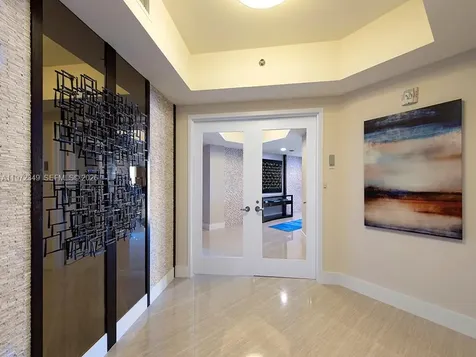 2711 S Ocean Drive Hollywood FL 33019