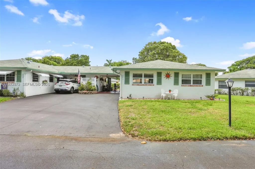 841 Meadowlark Lane Delray Beach FL 33445