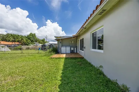 11020 NE 10th Avenue Biscayne Park FL 33161