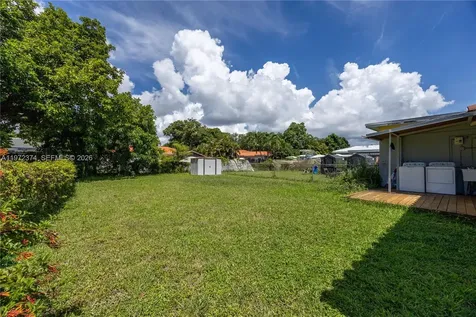 11020 NE 10th Avenue Biscayne Park FL 33161