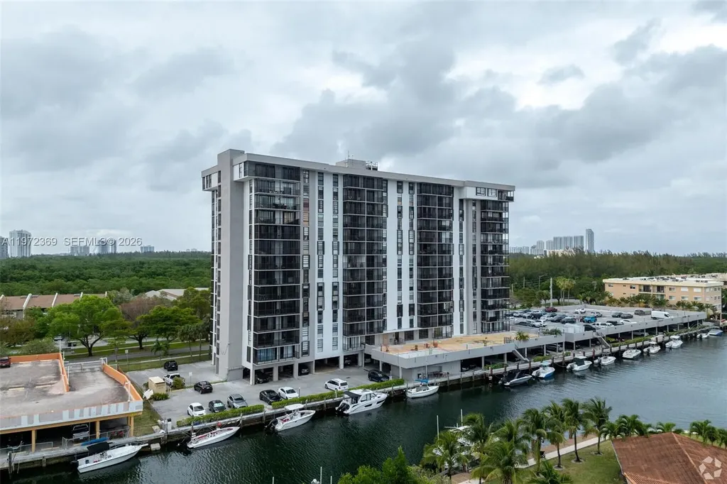 2500 NE 135 North Miami FL 33181