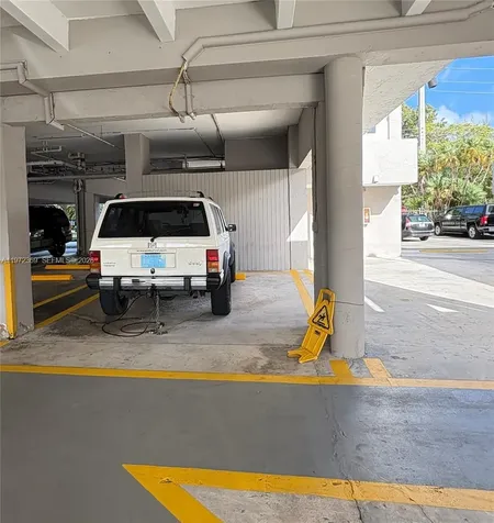 2500 NE 135 North Miami FL 33181