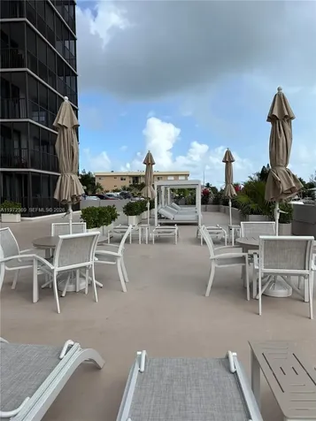 2500 NE 135 North Miami FL 33181