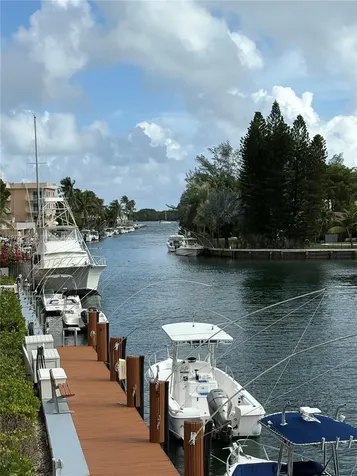 2500 NE 135 North Miami FL 33181