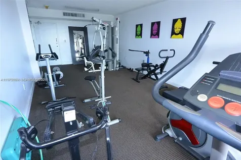 2500 NE 135 North Miami FL 33181
