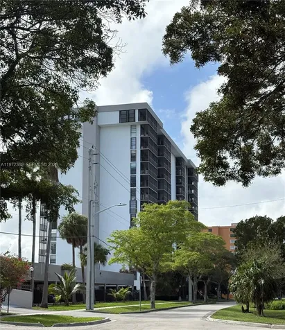 2500 NE 135 North Miami FL 33181