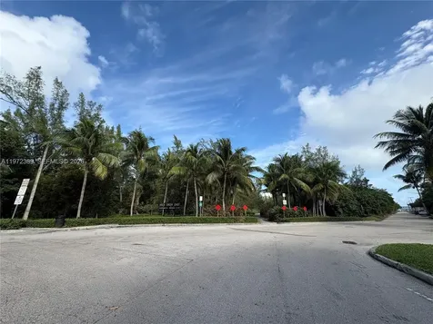 2500 NE 135 North Miami FL 33181