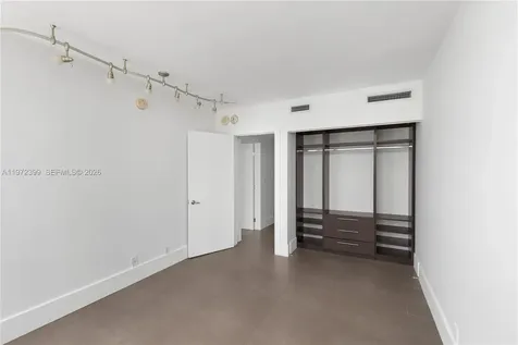 5660 Collins Avenue Miami Beach FL 33140