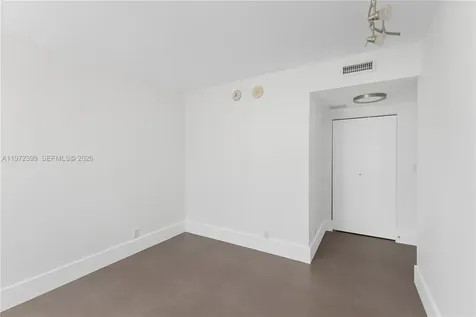 5660 Collins Avenue Miami Beach FL 33140