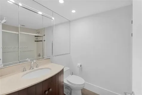 5660 Collins Avenue Miami Beach FL 33140