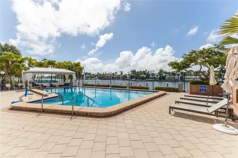 5660 Collins Avenue Miami Beach FL 33140