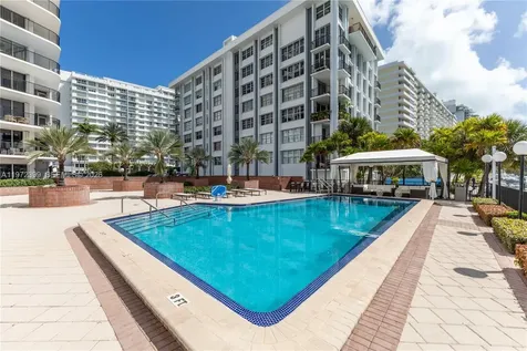 5660 Collins Avenue Miami Beach FL 33140