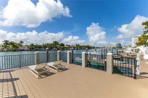 5660 Collins Avenue Miami Beach FL 33140