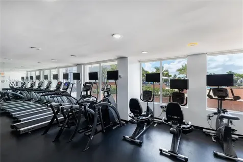 5660 Collins Avenue Miami Beach FL 33140