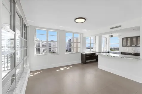 5660 Collins Avenue Miami Beach FL 33140