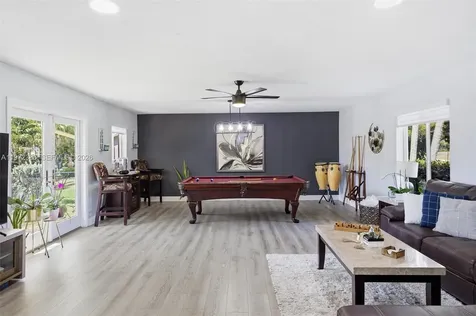 431 S Old Hiatus Road Plantation FL 33325
