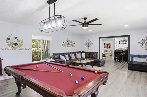 431 S Old Hiatus Road Plantation FL 33325