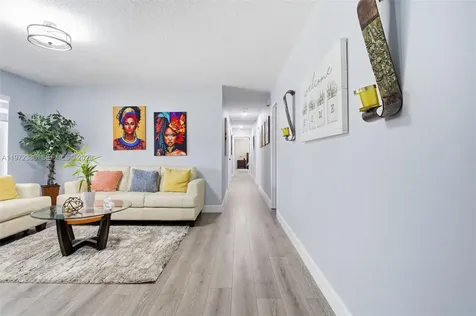 431 S Old Hiatus Road Plantation FL 33325