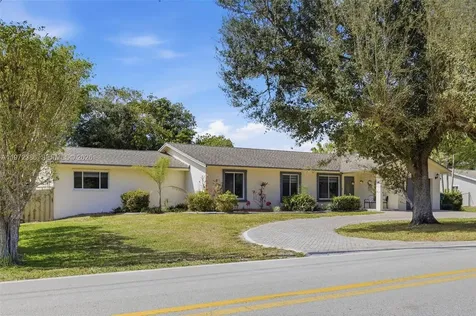 431 S Old Hiatus Road Plantation FL 33325