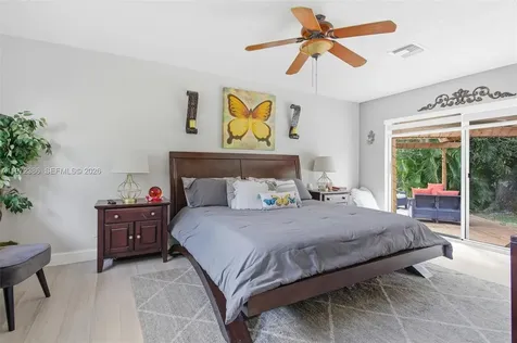 431 S Old Hiatus Road Plantation FL 33325