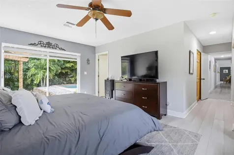 431 S Old Hiatus Road Plantation FL 33325