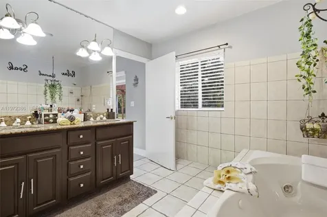 431 S Old Hiatus Road Plantation FL 33325