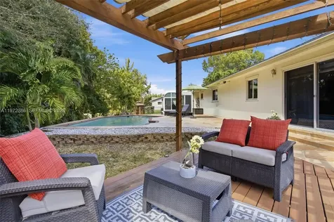 431 S Old Hiatus Road Plantation FL 33325