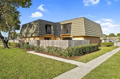 2206 22nd Way West Palm Beach FL 33407