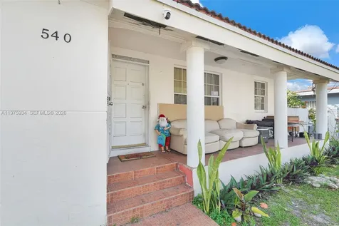 538 NW 20th Avenue Miami FL 33125
