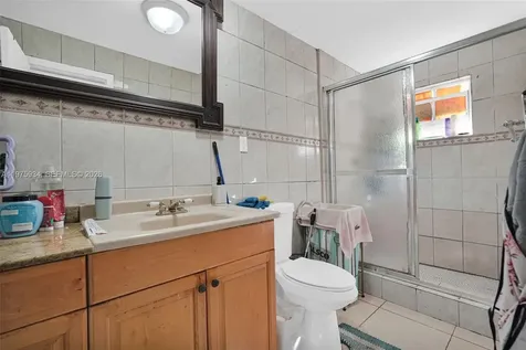 538 NW 20th Avenue Miami FL 33125