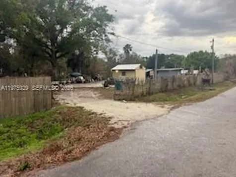 3502 NW 7th Street Okeechobee FL 34972
