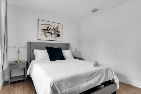 617 NW 30th Court Wilton Manors FL 33311