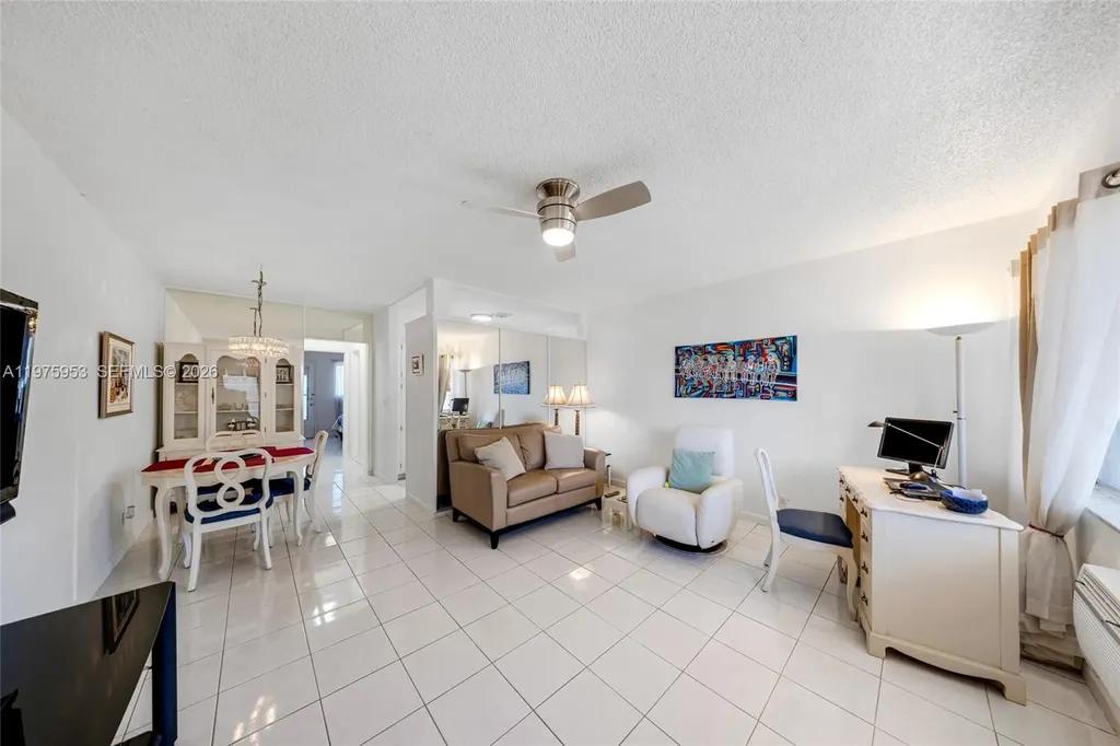 1015 SW 11th Avenue Hallandale Beach FL 33009