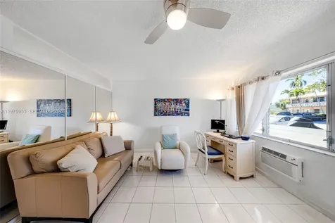 1015 SW 11th Avenue Hallandale Beach FL 33009