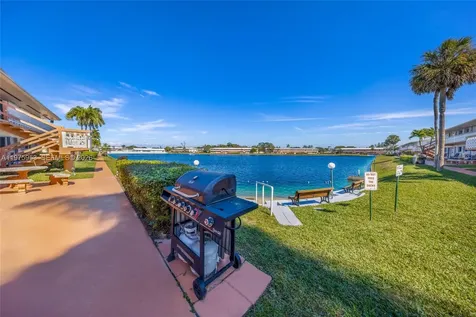 1015 SW 11th Avenue Hallandale Beach FL 33009