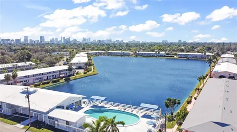 1015 SW 11th Avenue Hallandale Beach FL 33009