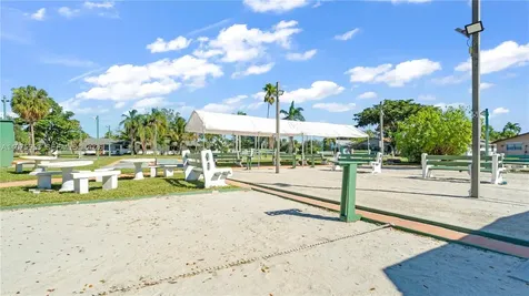 1015 SW 11th Avenue Hallandale Beach FL 33009