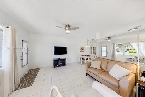 1015 SW 11th Avenue Hallandale Beach FL 33009