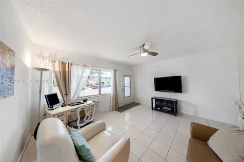 1015 SW 11th Avenue Hallandale Beach FL 33009