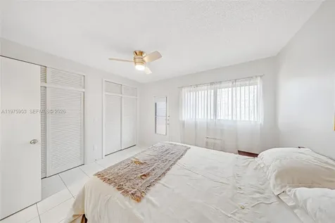 1015 SW 11th Avenue Hallandale Beach FL 33009